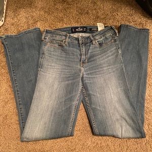 Like new only lightly used Hollister Bootcut jeans